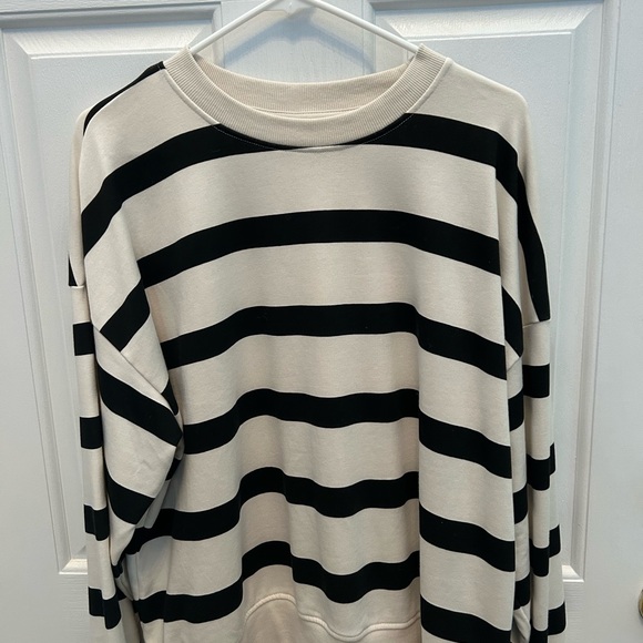 H&M cream and black tunic - Picture 3 of 3